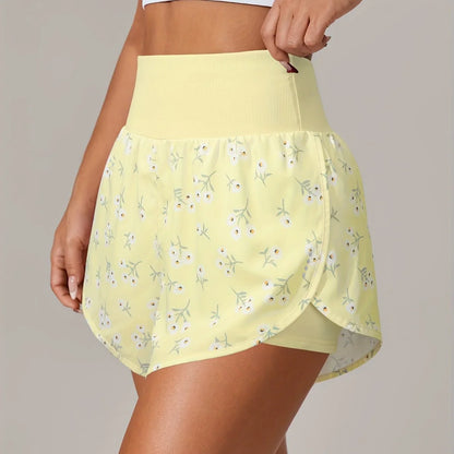 מכנסי יוגה לנשים – מכנסי ספורט קצרים עם חגורת מותן גבוהה ובד נושם בכל הצבעים - Kleerix בד נושם, גמיש, יוגה, לא שקוף, מותן גבוהה, מכנס, מתייבש מהר, ספורט, שורטס