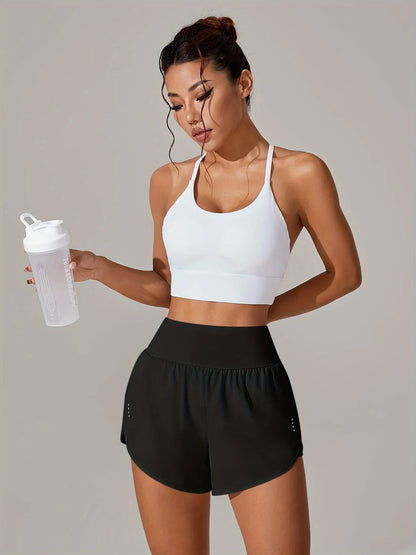 מכנסי יוגה לנשים – מכנסי ספורט קצרים עם חגורת מותן גבוהה ובד נושם בכל הצבעים - Kleerix בד נושם, גמיש, יוגה, לא שקוף, מותן גבוהה, מכנס, מתייבש מהר, ספורט, שורטס