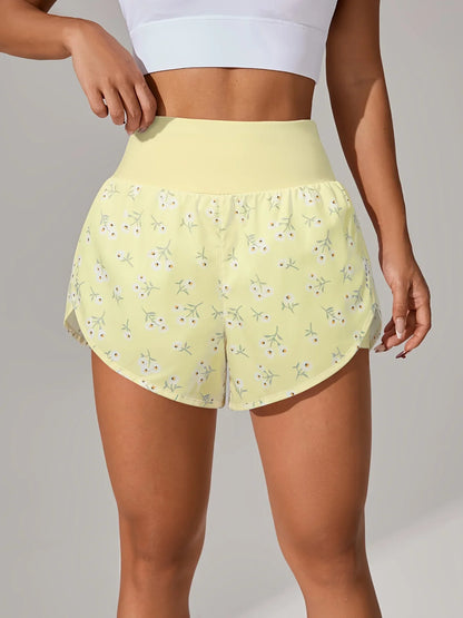 מכנסי יוגה לנשים – מכנסי ספורט קצרים עם חגורת מותן גבוהה ובד נושם בכל הצבעים - Kleerix בד נושם, גמיש, יוגה, לא שקוף, מותן גבוהה, מכנס, מתייבש מהר, ספורט, שורטס